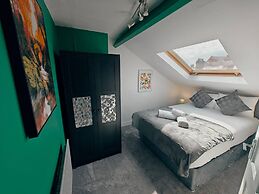 4BR Ravenhill Modern Home