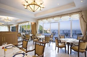 HOTEL NEUSCHLOSS OTARU