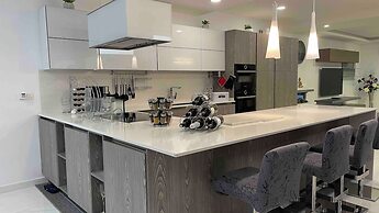 4. Sew View Luxury 2 Bedroom Apartment