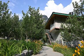 Cascade Mountain Retreat Manali