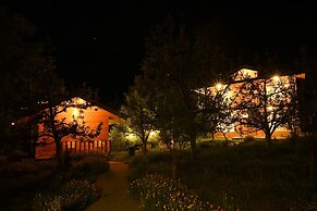 Cascade Mountain Retreat Manali