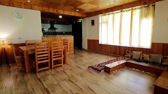 Cascade Mountain Retreat Manali