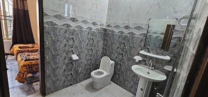 Stunning Family, Mirpur House