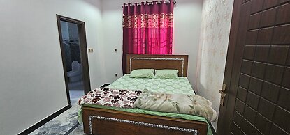 Stunning Family, Mirpur House