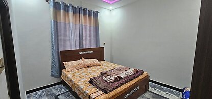 Stunning Family, Mirpur House