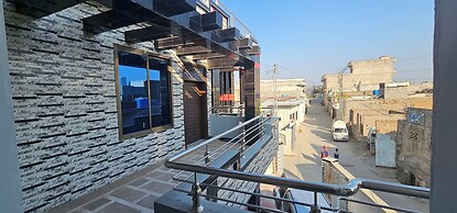 Stunning Family, Mirpur House