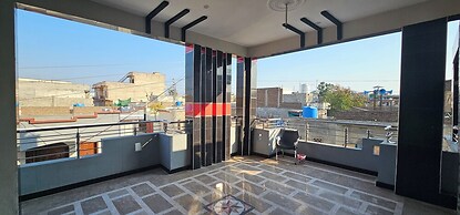 Stunning Family, Mirpur House