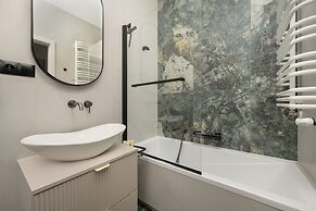 Wroclaw Apartment With Bathub by Renters