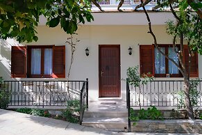 John s House - Chorto Pelion