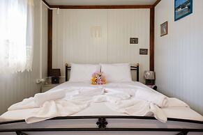 Effie's Maisonette With Detached Studio