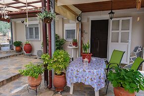 Effie's Maisonette With Detached Studio