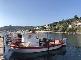 Effie's Maisonette With Detached Studio