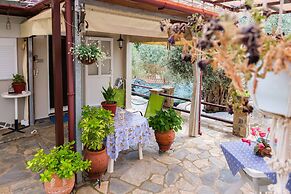 Effie's Maisonette With Detached Studio