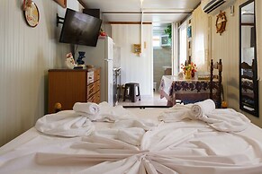 Effie's Maisonette With Detached Studio