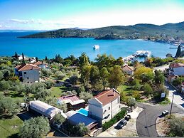 Effie's Maisonette With Detached Studio