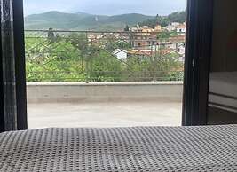 Effie's Maisonette With Detached Studio