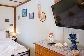 Effie's Maisonette With Detached Studio