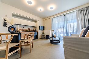 Luaz Suites Volos Center