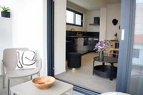 Luaz Suites Volos Center