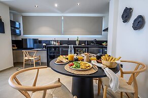 Luaz Suites Volos Center