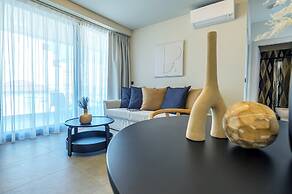 Luaz Suites Volos Center