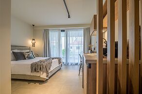 Luaz Suites Volos Center