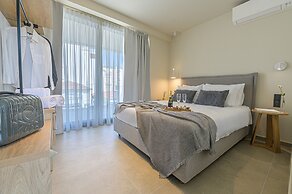 Luaz Suites Volos Center