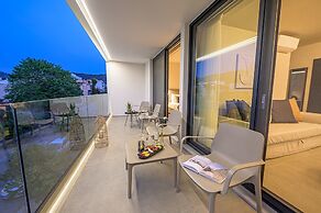 Luaz Suites Volos Center