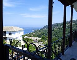 Paradeisos Studio With Garden View
