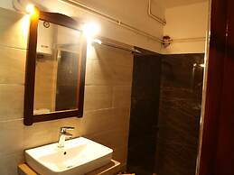 Paradeisos Studio With Garden View