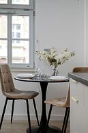 Poniatowskiego Studio by Renters