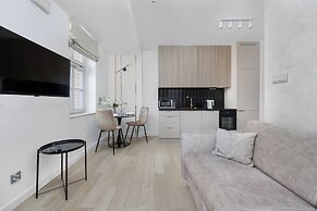 Poniatowskiego Studio by Renters