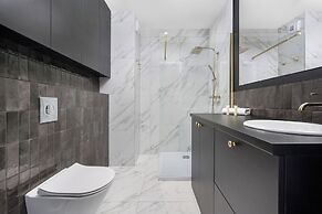 Poniatowskiego Studio by Renters