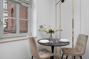 Poniatowskiego Studio by Renters