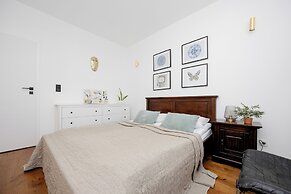 Karlińskiego Apartment Warsaw by Renters