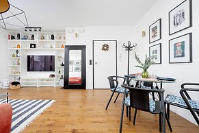Karlińskiego Apartment Warsaw by Renters