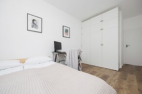 Karlińskiego Apartment Warsaw by Renters