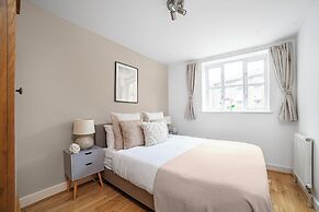 The Canary Wharf Flat