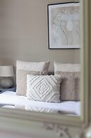 The Canary Wharf Flat