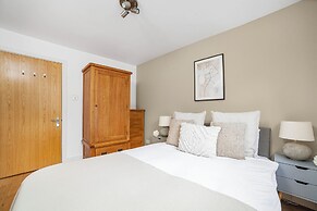 The Canary Wharf Flat