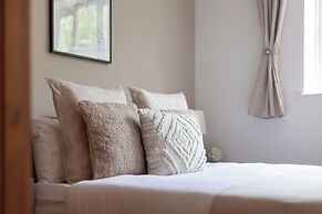 The Canary Wharf Flat