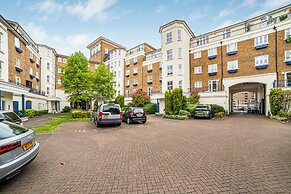 The Canary Wharf Flat