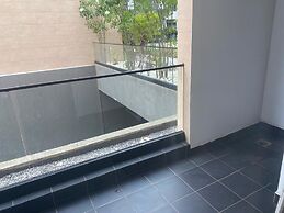 Embassy Gardens Royal Luxury Apartments