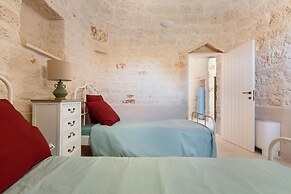 4003 Brunaldi Trulli by Perle di Puglia