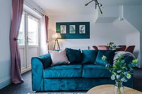 Lovely 4 Bed/ Monthly Discount/ Bottle