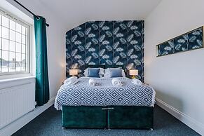 Lovely 4 Bed/ Monthly Discount/ Bottle