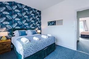 Lovely 4 Bed/ Monthly Discount/ Bottle