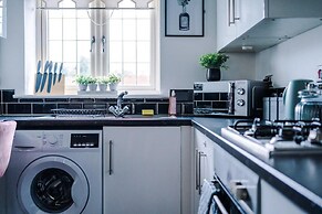 Lovely 4 Bed/ Monthly Discount/ Bottle