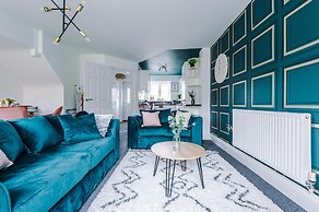 Lovely 4 Bed/ Monthly Discount/ Bottle