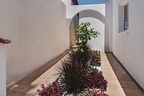 Phaedrus Living Luxury Botanic Residence